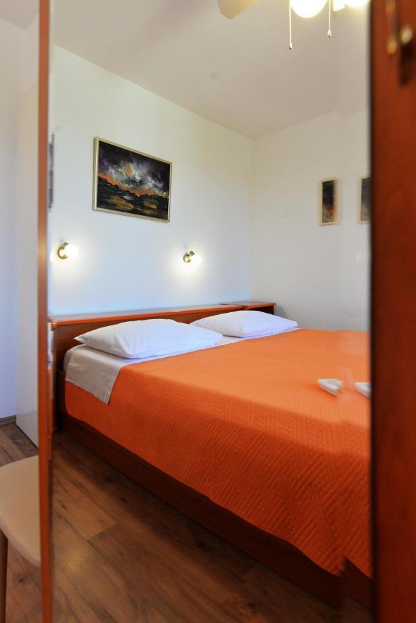 Beach Apartment Vami With Sea View Murter Exterior photo